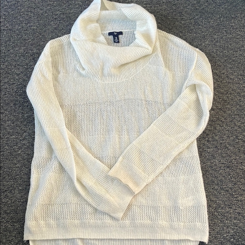 Gap women’s sweater